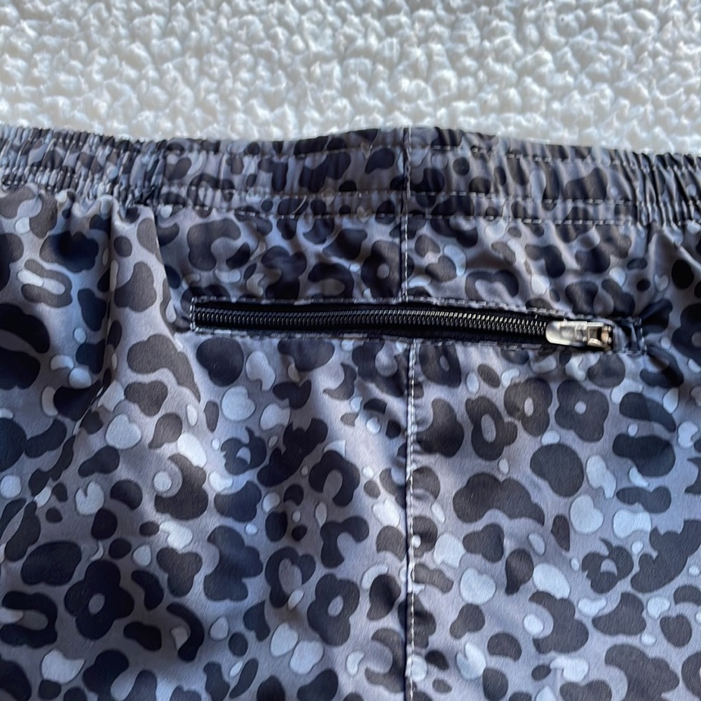 Nike Dri fit leopard grey athletic shorts - Picture 7 of 8
